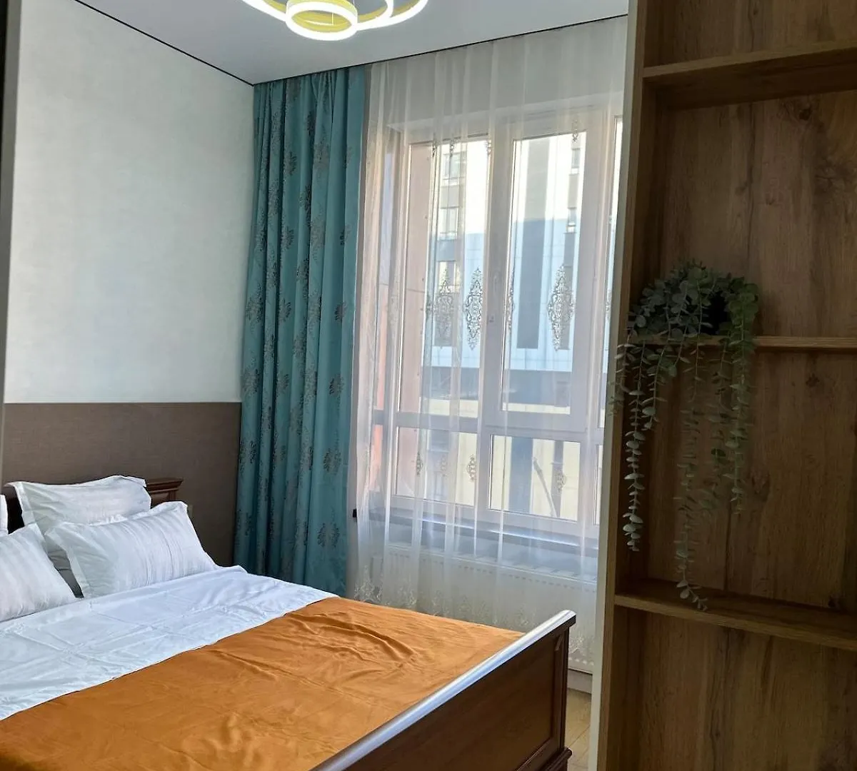 Modern Apartment In The City Center With 3 Rooms Almatý
